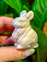 Load image into Gallery viewer, Crystal Carved Bunny Rabbit
