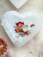 Load image into Gallery viewer, “Henna” Selenite Heart Crystal Dish

