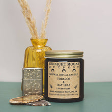 Load image into Gallery viewer, Tobacco &amp; Bayleaf Soy Candle
