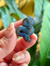 Load image into Gallery viewer, Crystal Carved Snakes - Small
