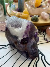 Load image into Gallery viewer, Amethyst Geode Skull Jumbo
