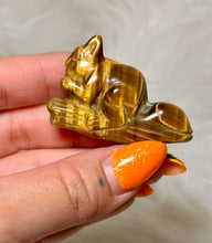 Load image into Gallery viewer, Crystal Squirrel Carving
