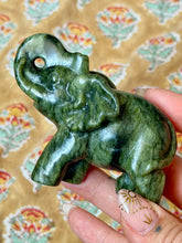Load image into Gallery viewer, Crystal Elephants - Large

