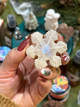 Load image into Gallery viewer, Crystal Carved Snowflakes
