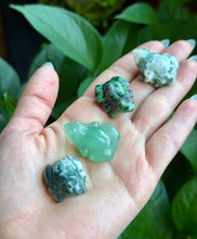 Load image into Gallery viewer, Crystal Carved Frogs
