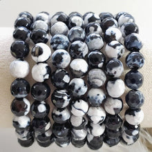 Load image into Gallery viewer, Orca Agate Bracelets
