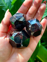 Load image into Gallery viewer, HQ CHONK Faceted Garnets
