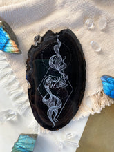 Load image into Gallery viewer, Pisces Zodiac Symbol Agate Slices Astrology
