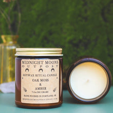 Load image into Gallery viewer, Oakmoss &amp; Amber Soy Candle
