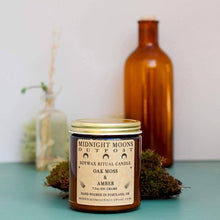 Load image into Gallery viewer, Oakmoss &amp; Amber Soy Candle
