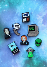 Load image into Gallery viewer, EX-FILES SHOE CHARMS

