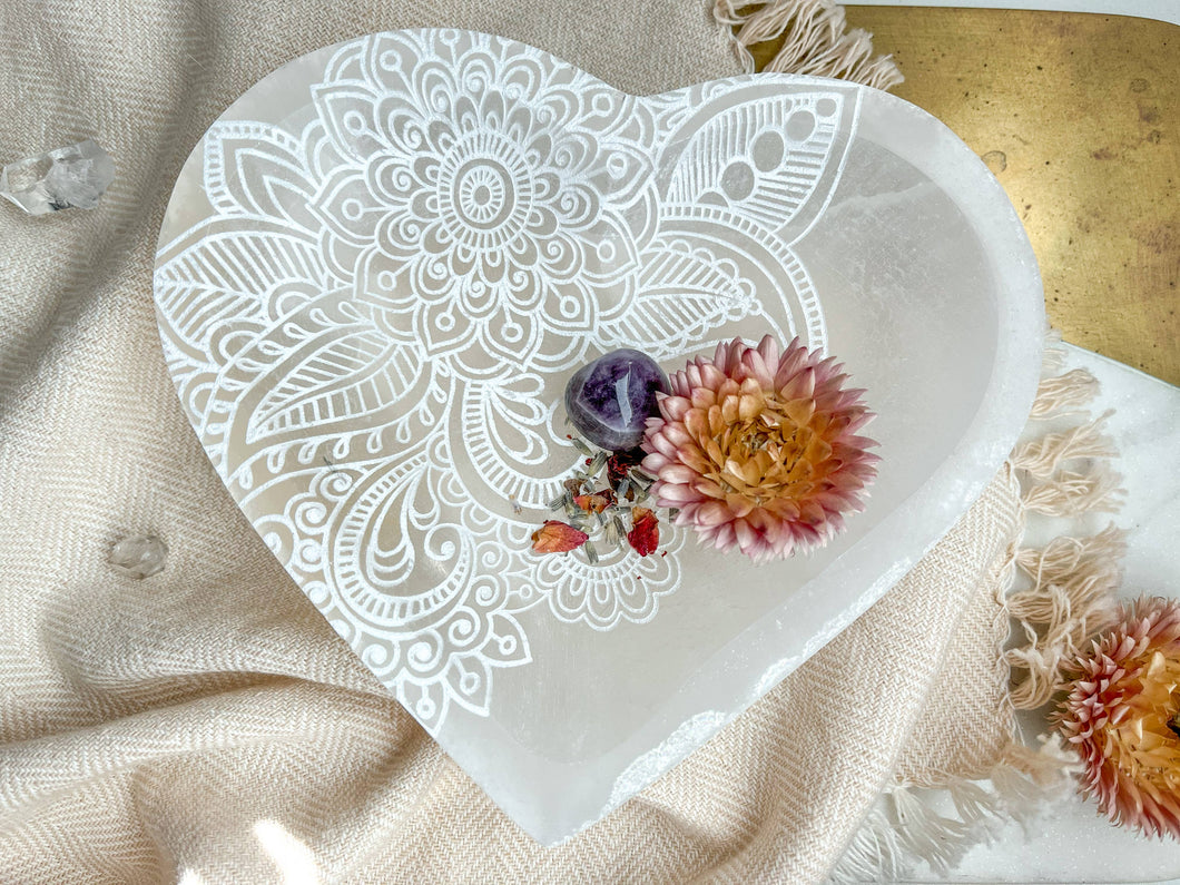 “Henna” Selenite Heart Crystal Dish