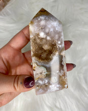Load image into Gallery viewer, Flower Agate-Tower
