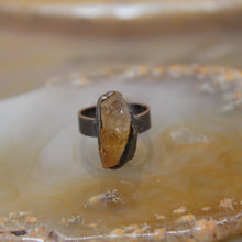 Load image into Gallery viewer, Antique style band crystal ring
