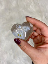 Load image into Gallery viewer, Flower Agate- Heart
