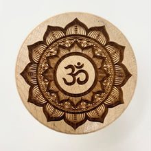 Load image into Gallery viewer, GRINDER - Om Flower Mandala
